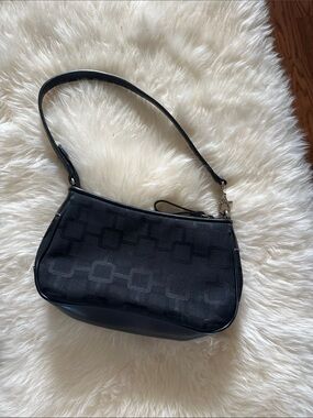 Y2K Nine West Black Women’s Shoulder Bag - Classic Chain Pattern